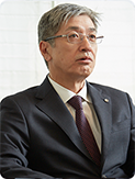 日本航空株式会社 赤坂 祐二