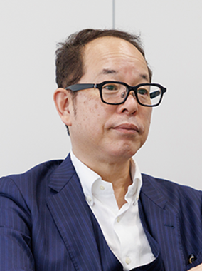 タビオ株式会社　越智 勝寛